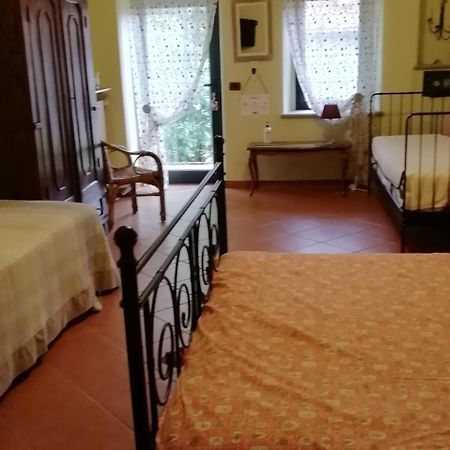 Bed&Breakfast La Siepe Pinerolo Habitación foto