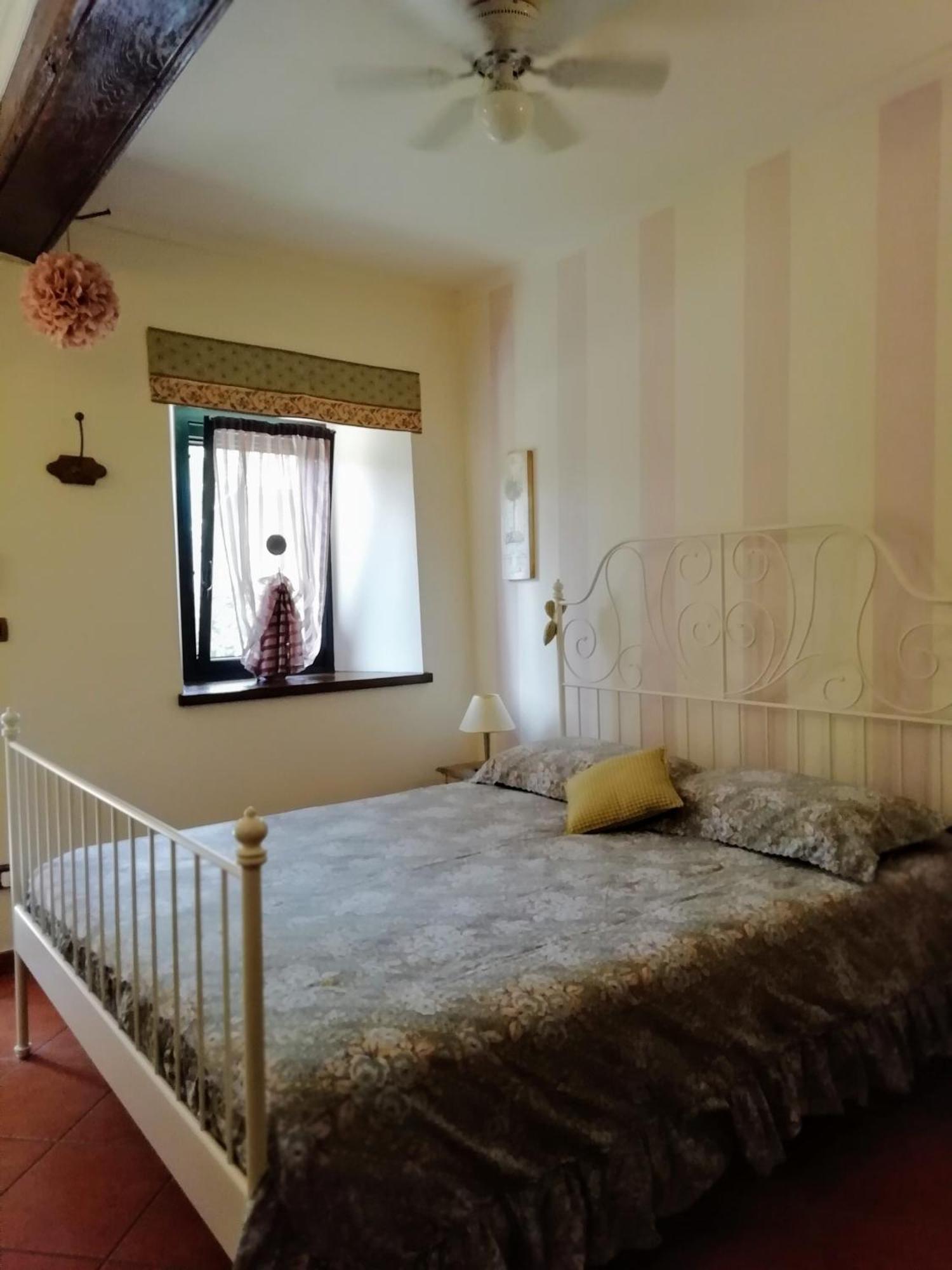 Bed&Breakfast La Siepe Pinerolo Habitación foto