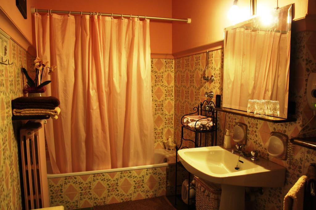 Bed&Breakfast La Siepe Pinerolo Habitación foto