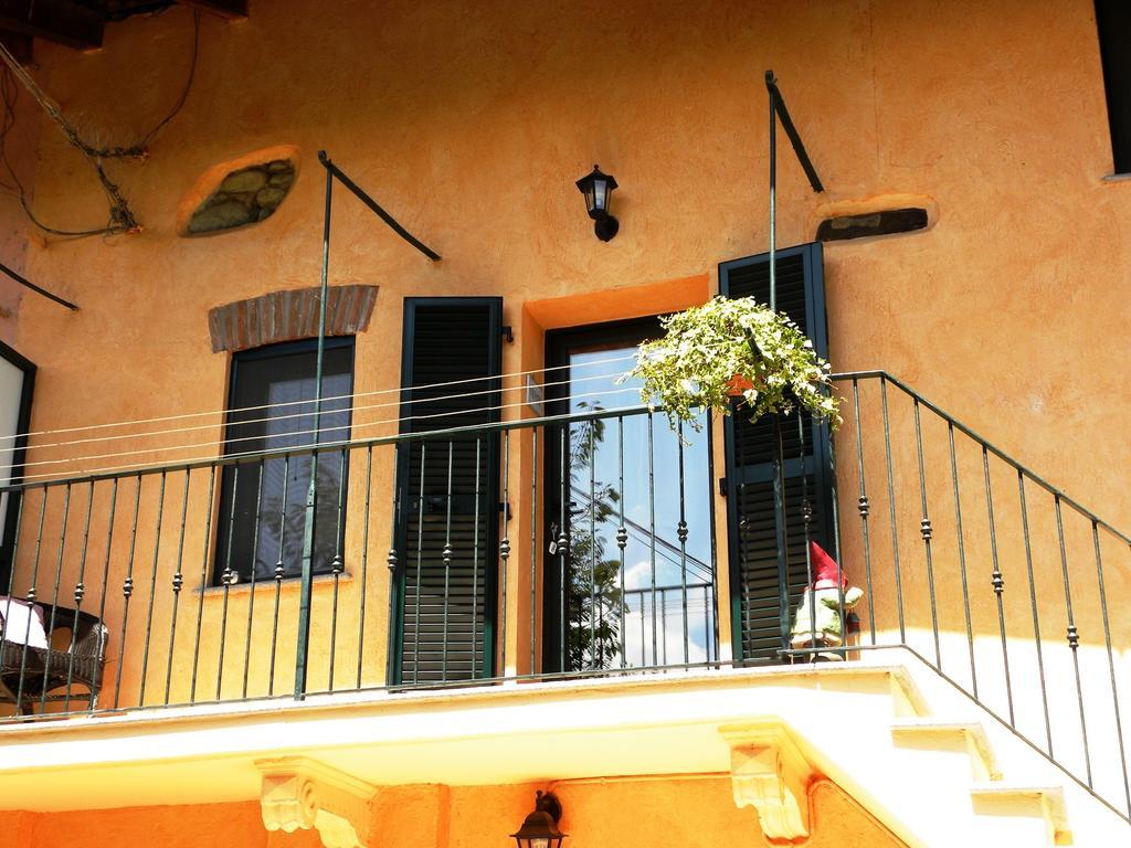 Bed&Breakfast La Siepe Pinerolo Habitación foto